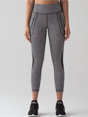 Lululemon Invigorate 7/8 Tight
Chakra Print Alpine White Black / Black